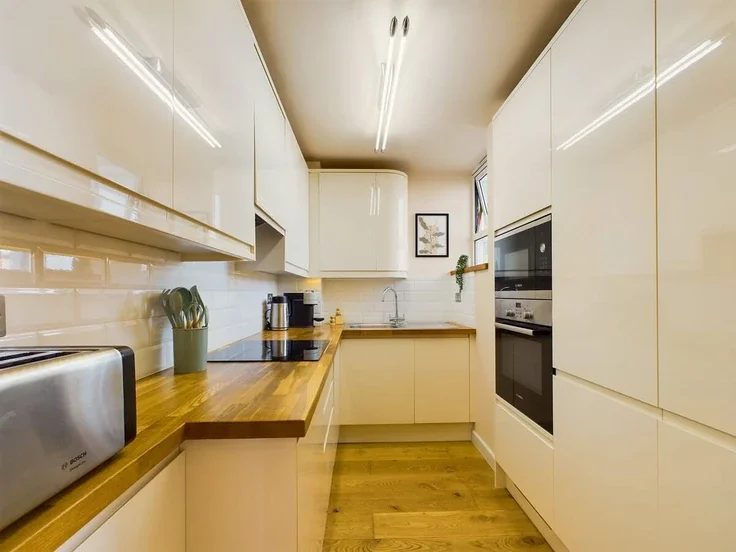 Flat Macklin Street in Greater London