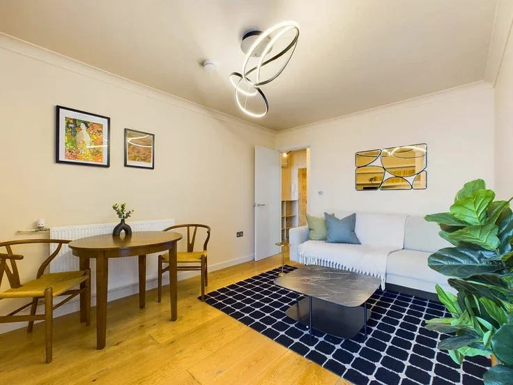 Flat Macklin Street in Greater London
