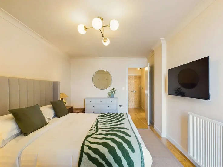 Flat Macklin Street in Greater London