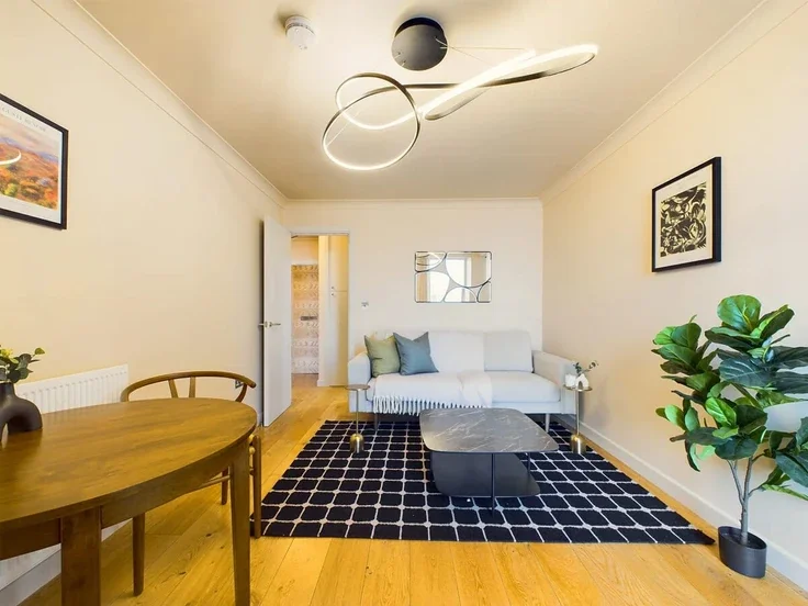 Flat Macklin Street in Greater London