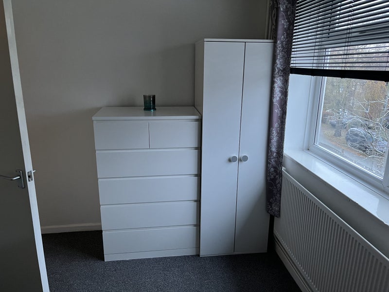 Room Woodham Road in Manchester