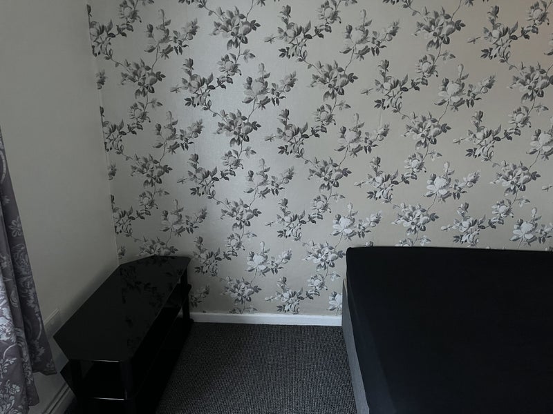 Room Woodham Road in Manchester