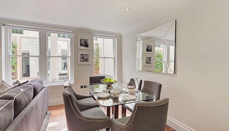Flat Kensington Gardens Square in London