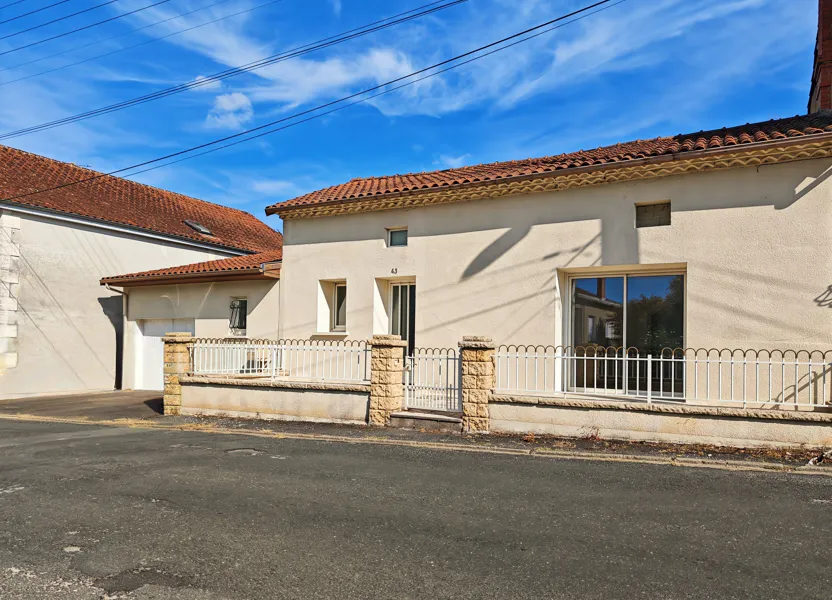 House Avenue Clemenceau in Saint-Astier