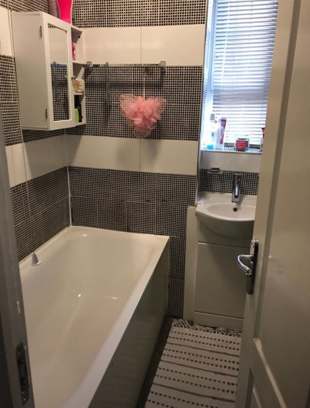 Room Falmouth Road in Greater London