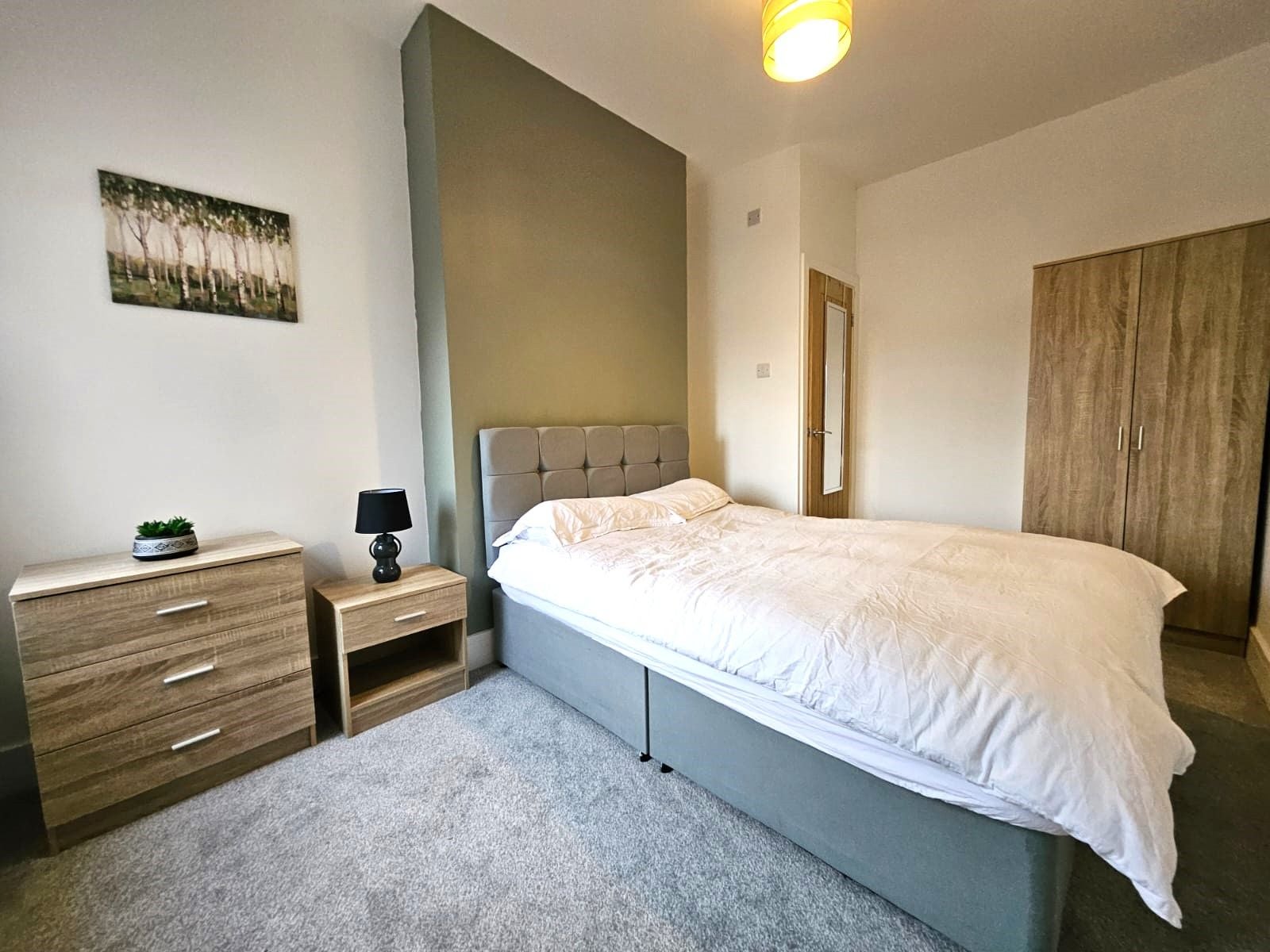 Room Bentley Road in Doncaster