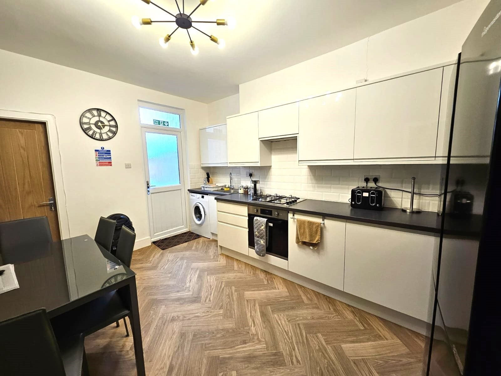 Room Bentley Road in Doncaster