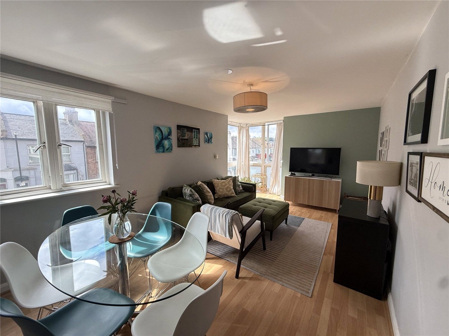 Flat Amethyst Close in Greater London