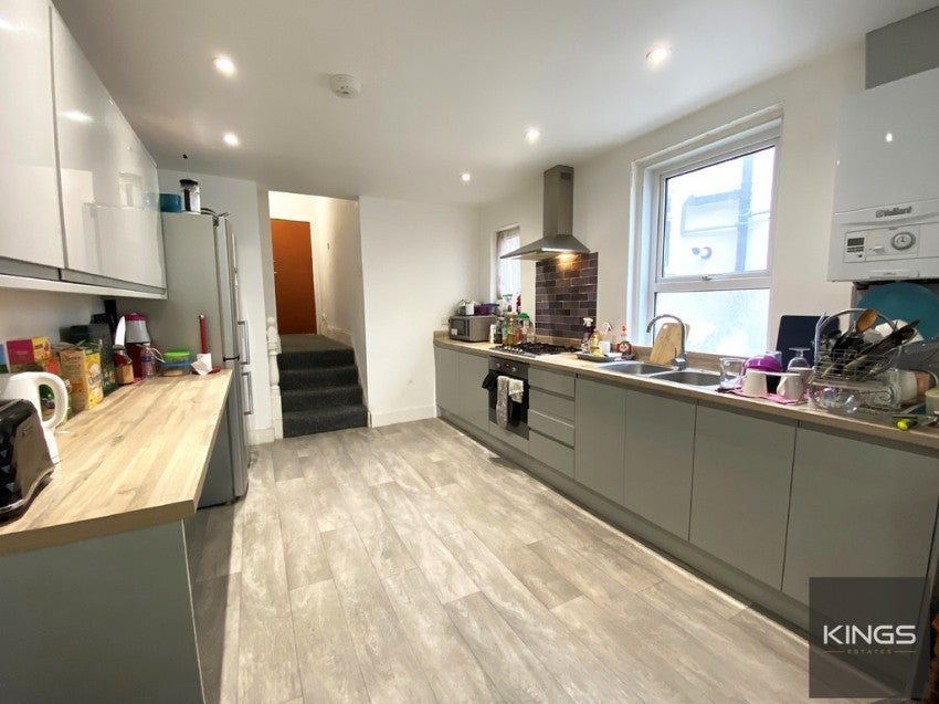 Flat Collingwood Road in Portsmouth