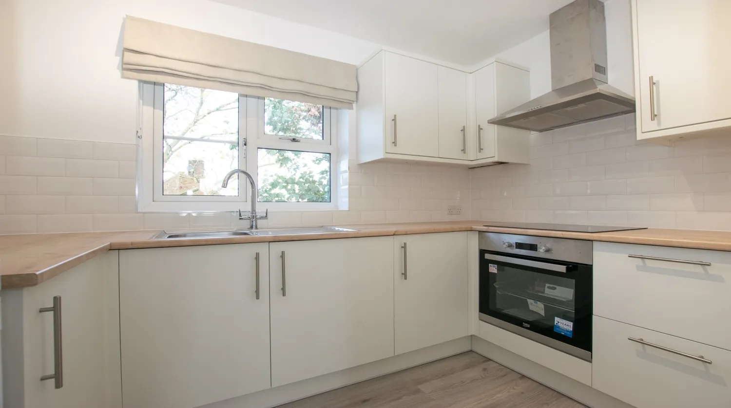 Flat Monarch Mews in Greater London