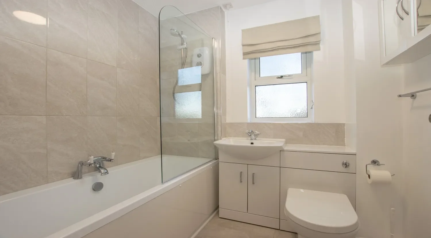 Flat Monarch Mews in Greater London