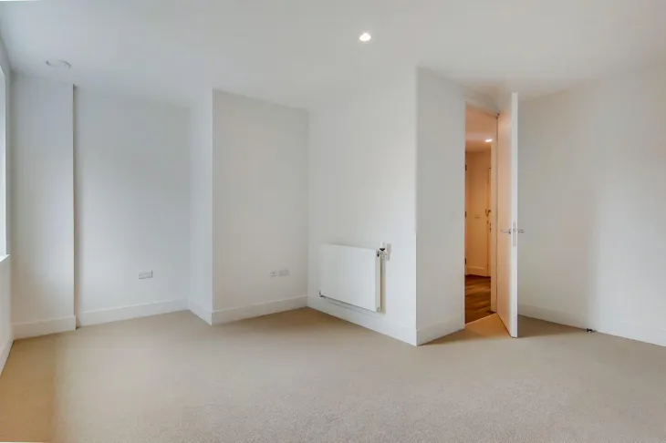Flat Moulding Lane in Greater London