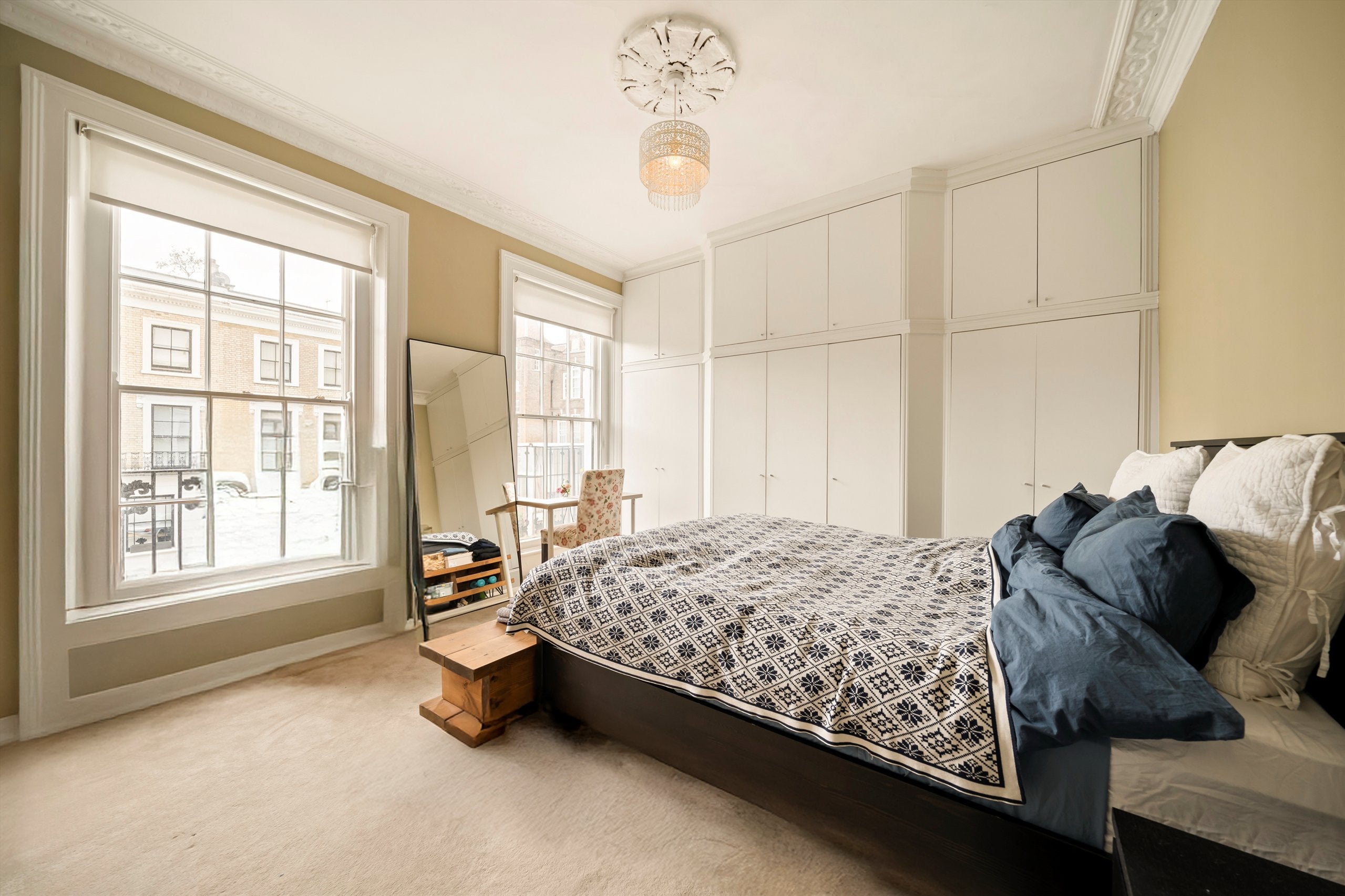 Flat Lamont Road in Greater London