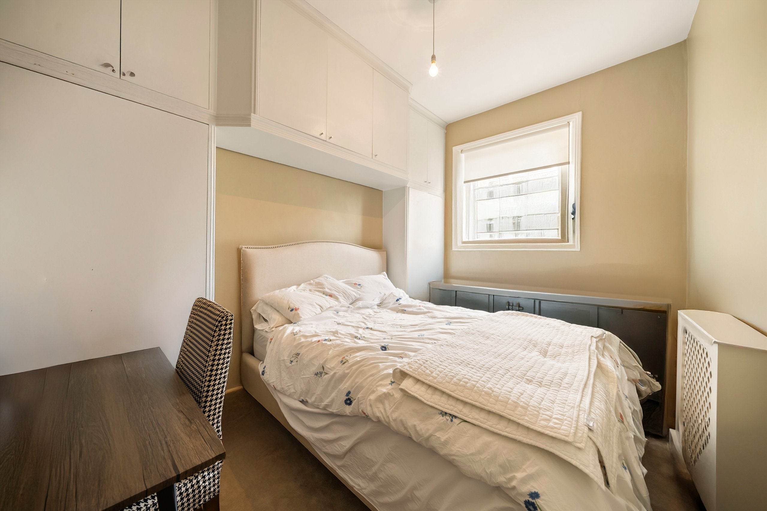 Flat Lamont Road in Greater London