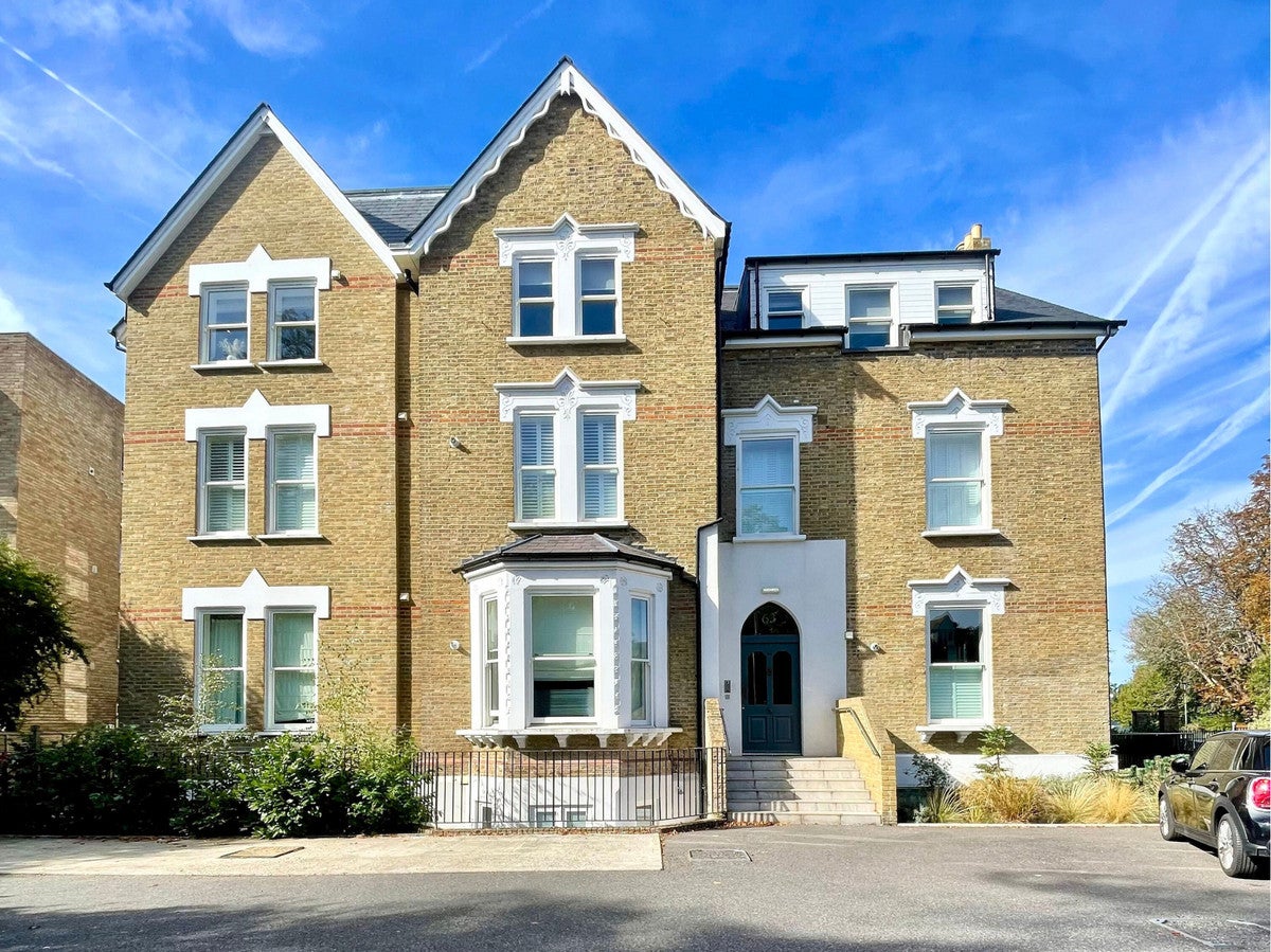 Flat Park Road in Greater London