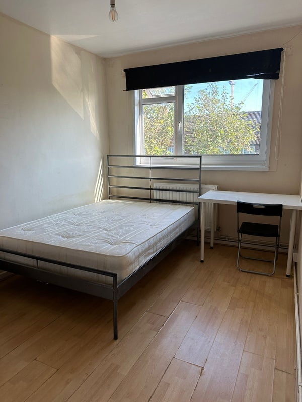 Flat Camberwell Road in Greater London
