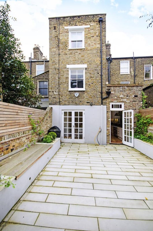 Room Southborough Road in Greater London