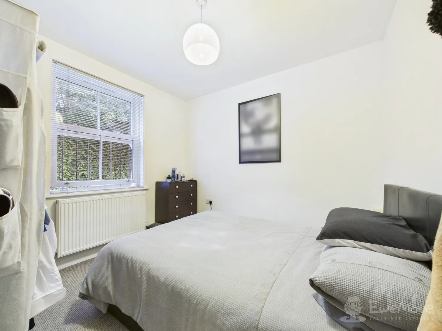 Flat Foord Road South in Folkestone and Hythe District