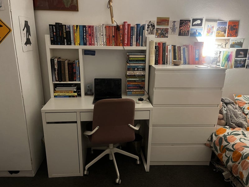 Room Ashmount Road in Greater London