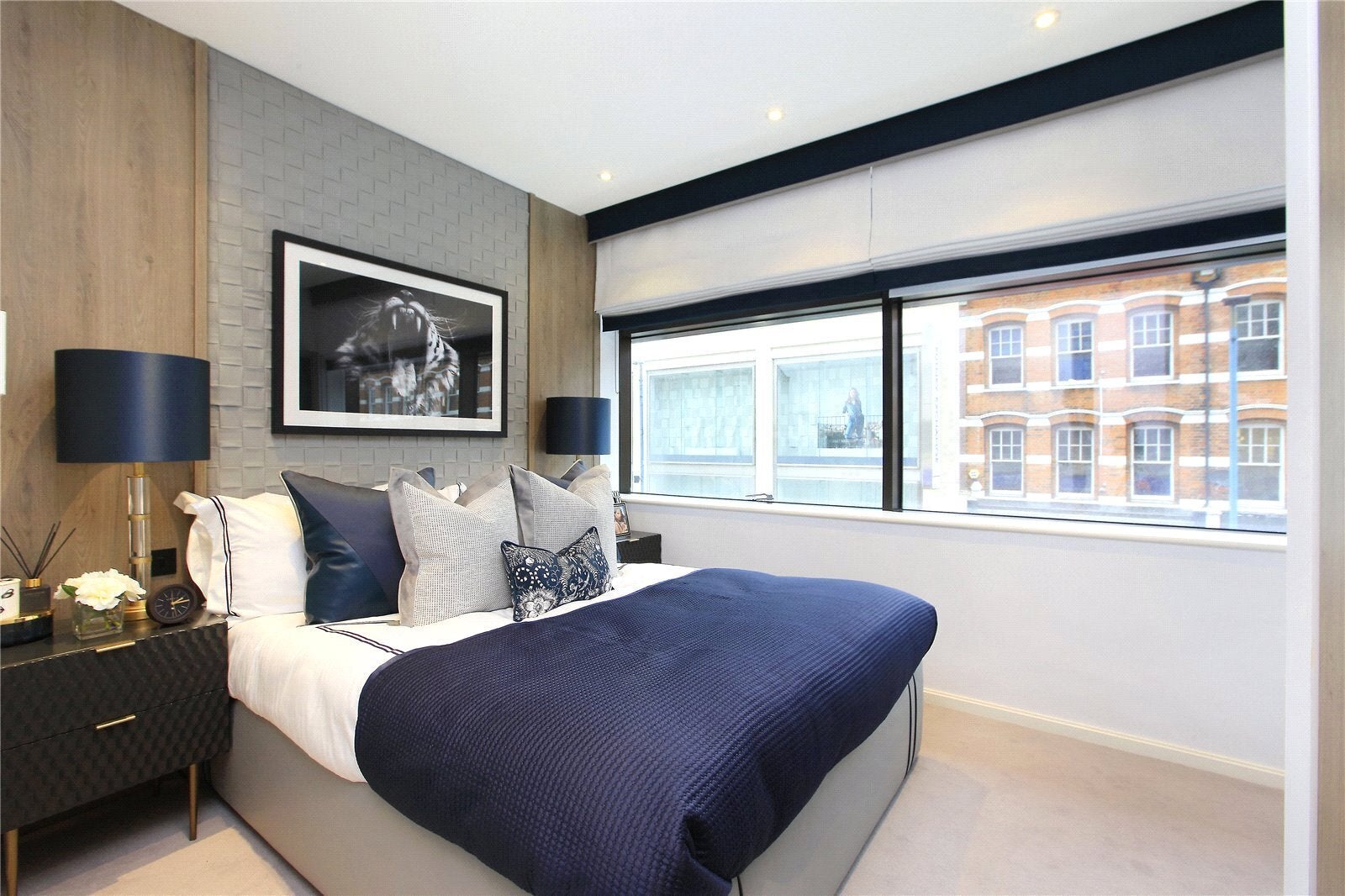 Flat Burstock Road in Greater London