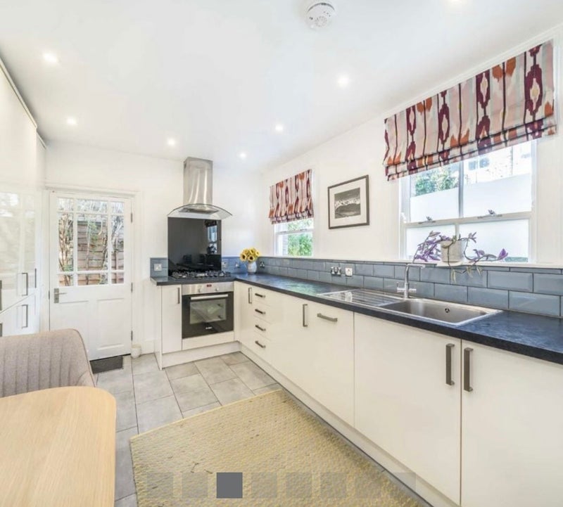 Room Stapleton Road in Greater London