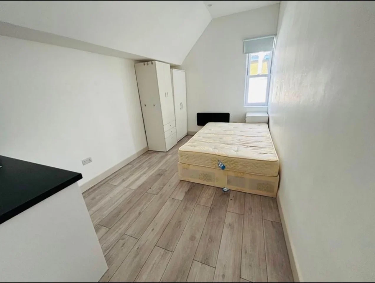 Room High Street in Greater London