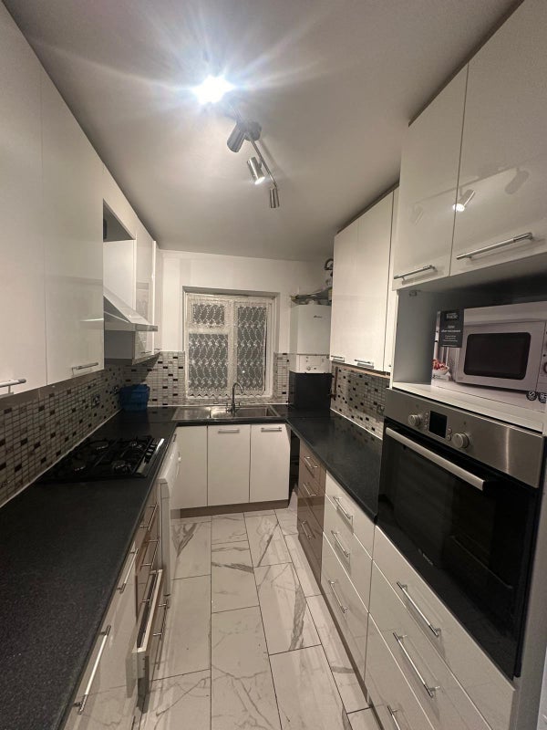 Room Thurtle Road in Greater London