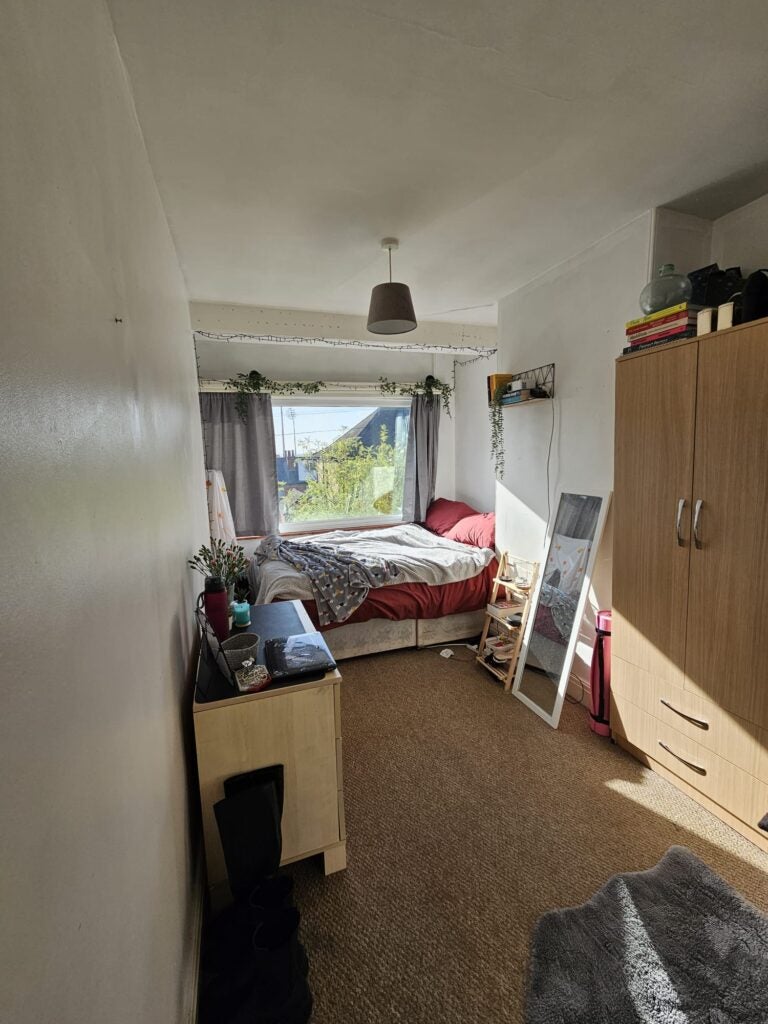 Flat Ash Crescent in Leeds