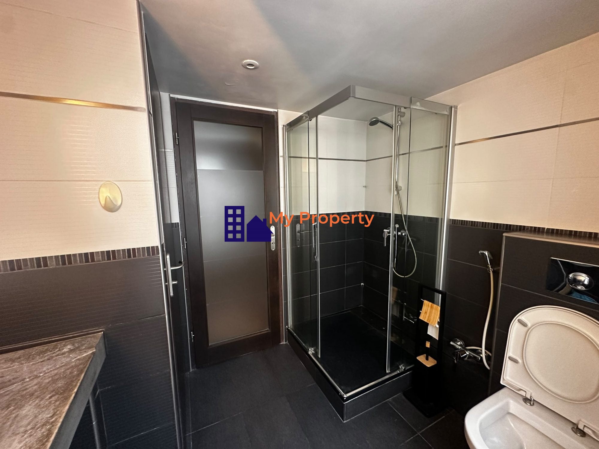 Flat Rue de Charenton in Paris