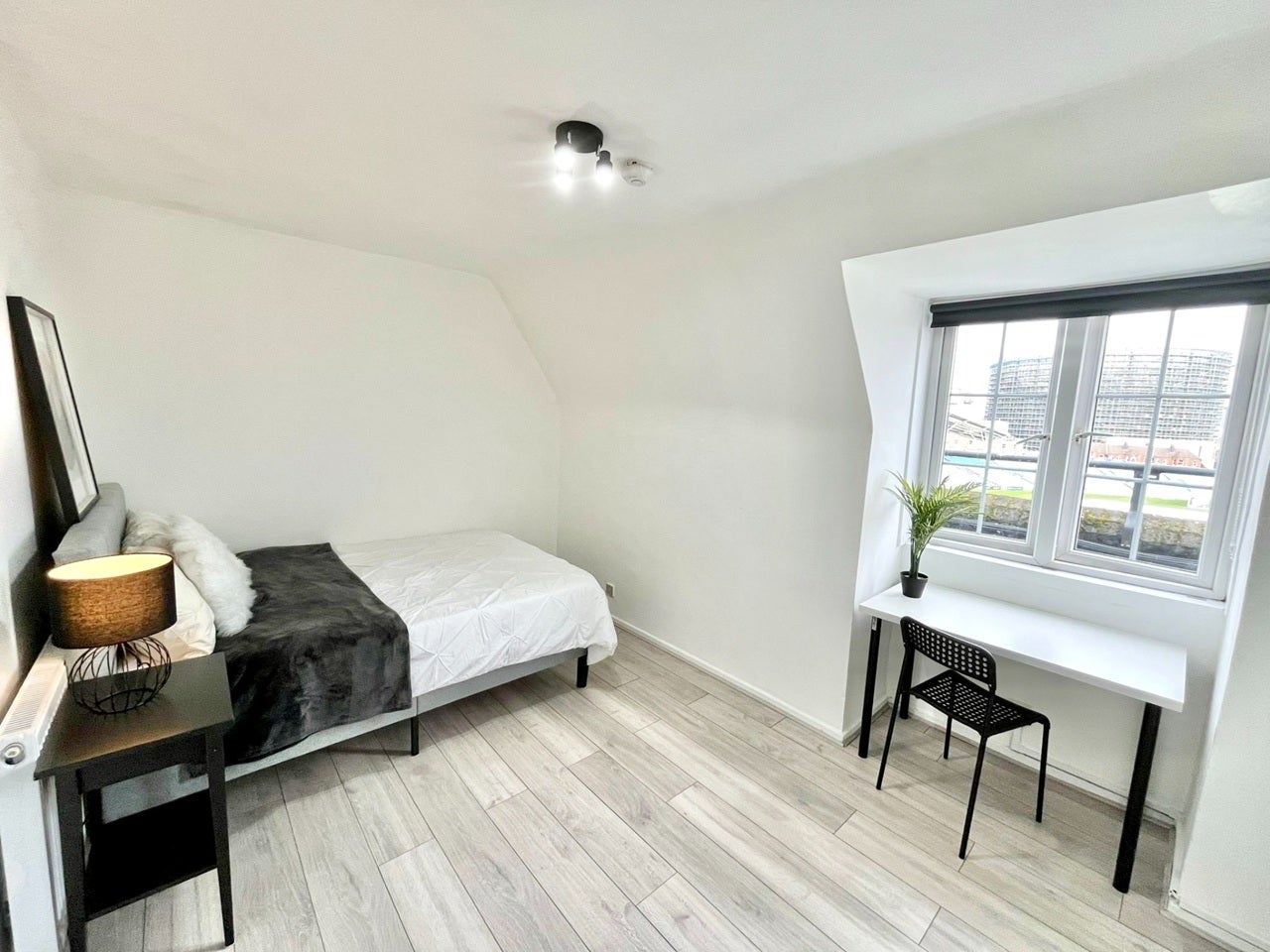 Room Kennington Oval in Greater London