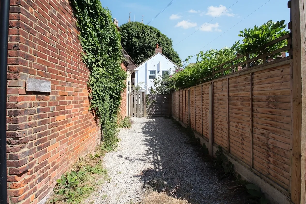 House Church Yard in Ashford