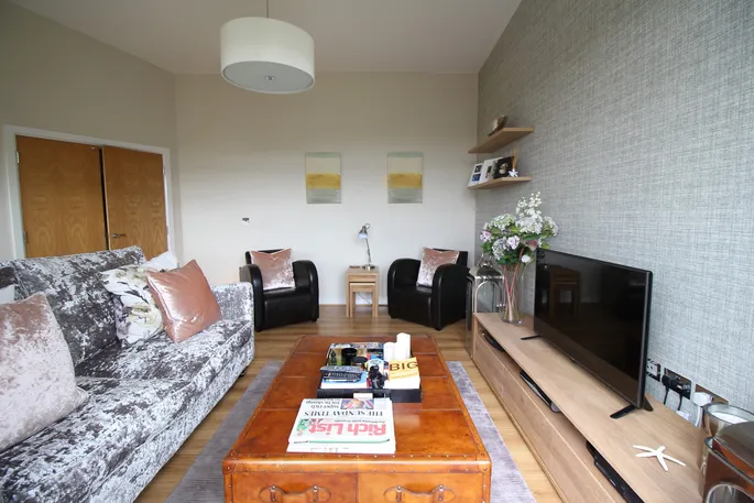 Flat Modena Mews in Watford