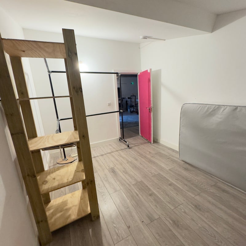 Room Bream Street in Greater London