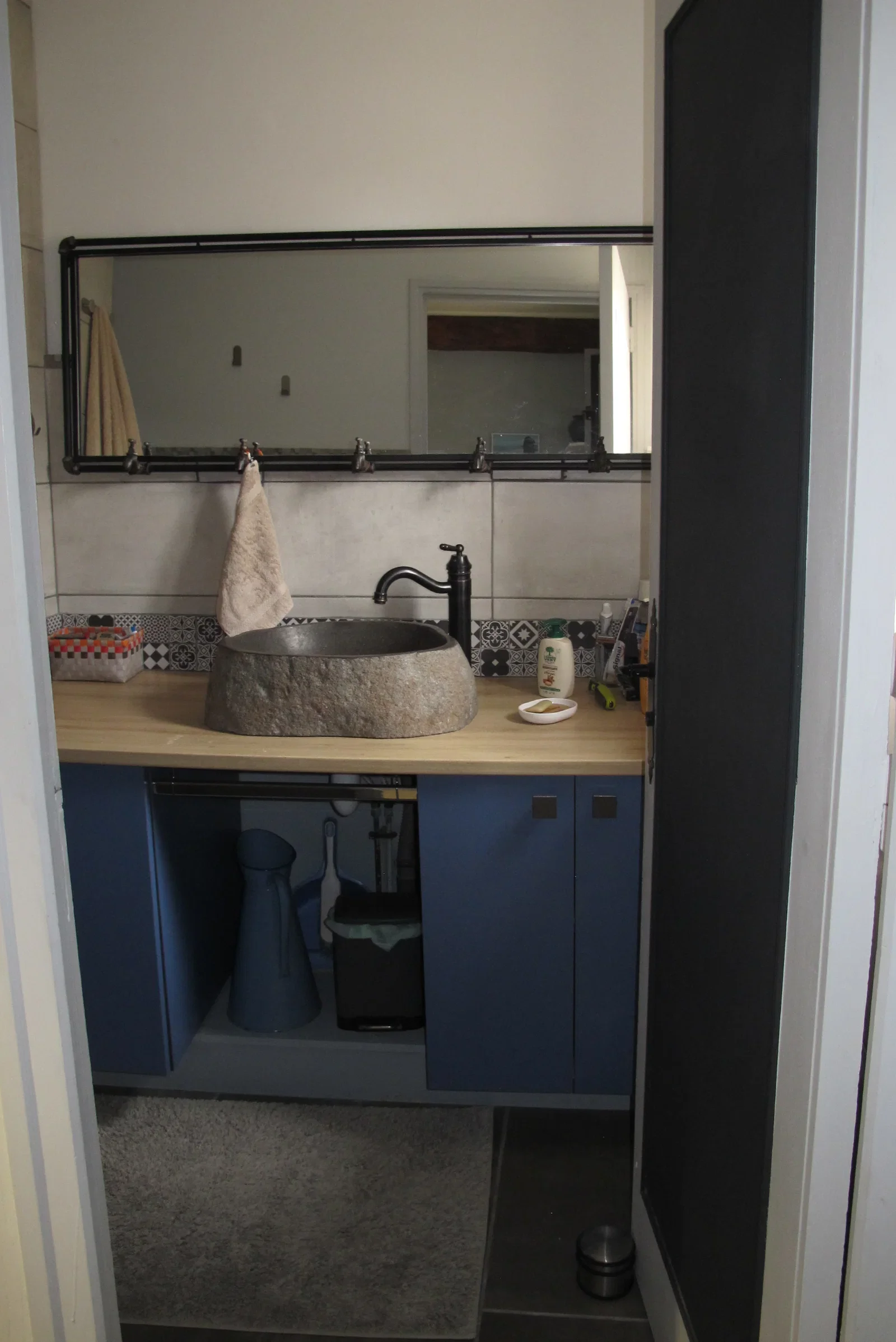 Room Rue Grande in Moret-Loing-et-Orvanne