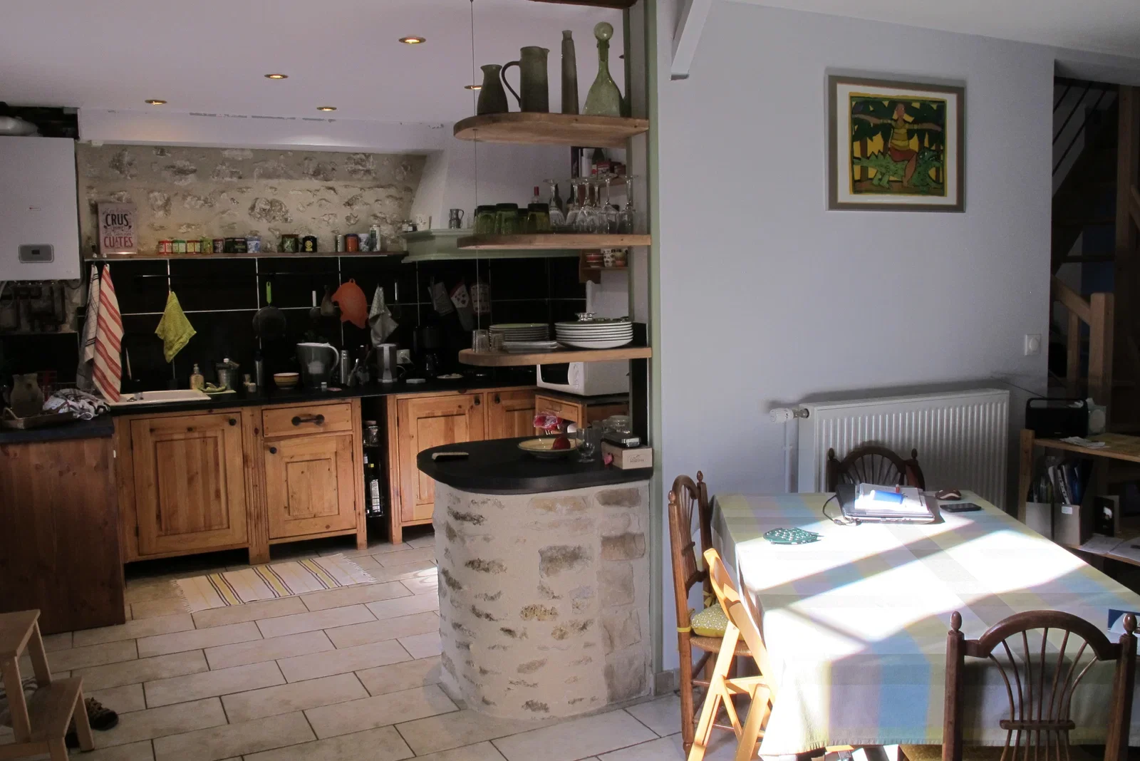 Room Rue Grande in Moret-Loing-et-Orvanne