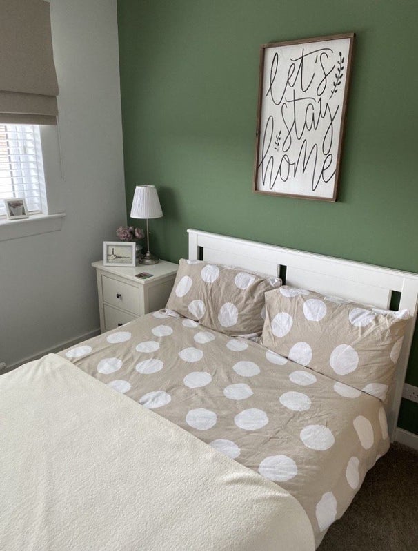 Room Graffham Avenue in Giffnock