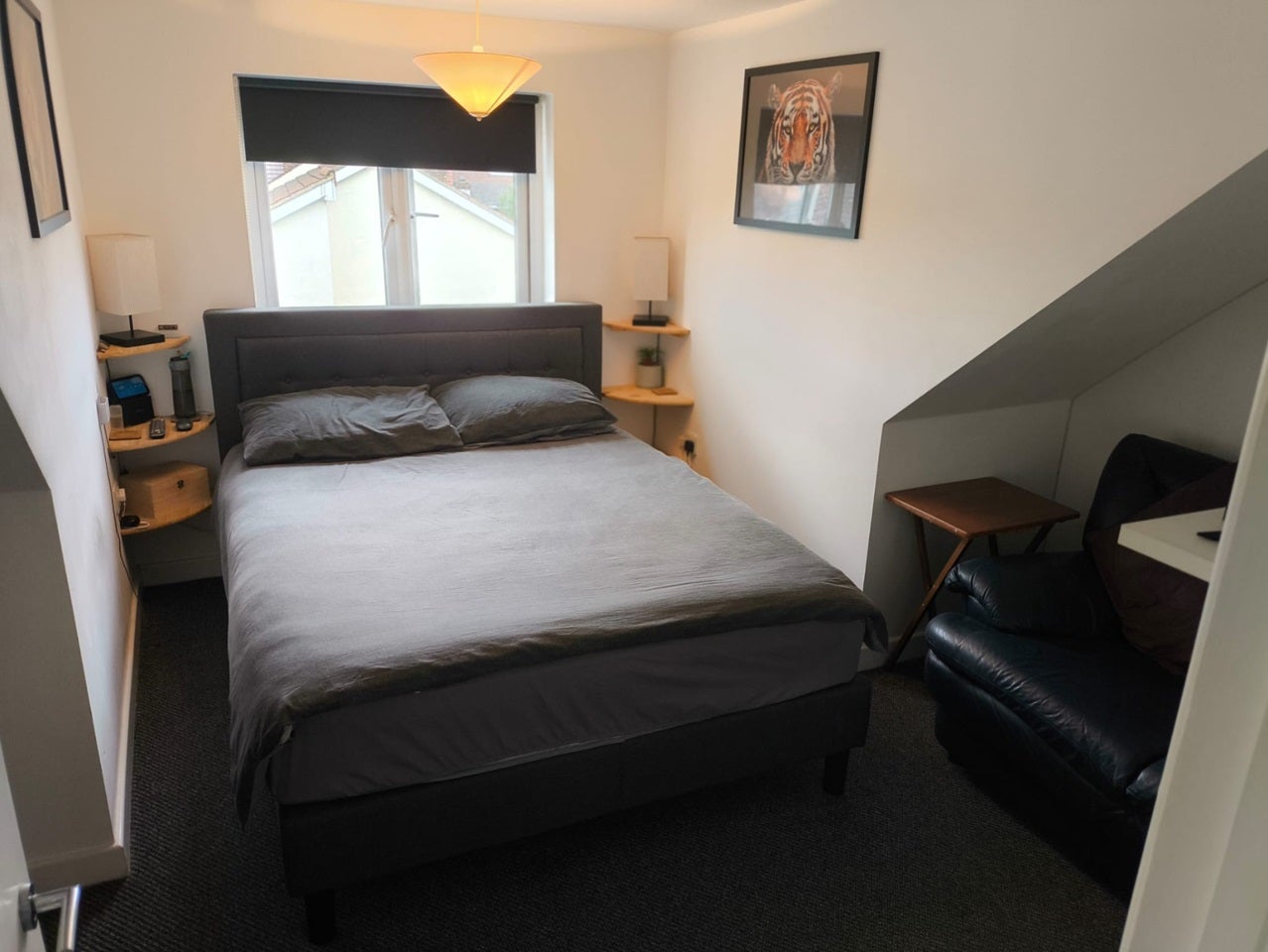 Flat Oldfields Road in Greater London