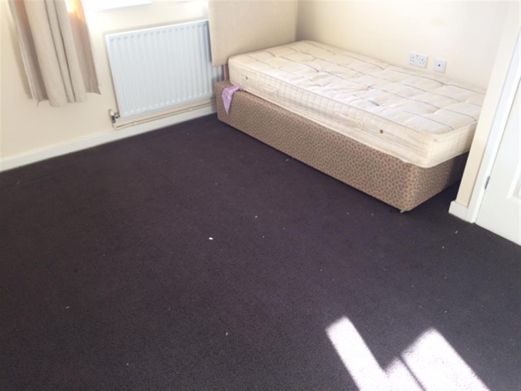 Flat Ludlow Road in Portsmouth