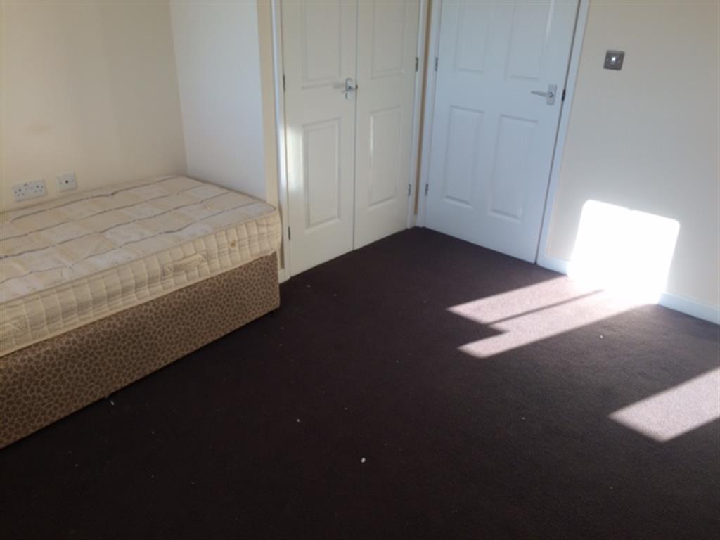 Flat Ludlow Road in Portsmouth
