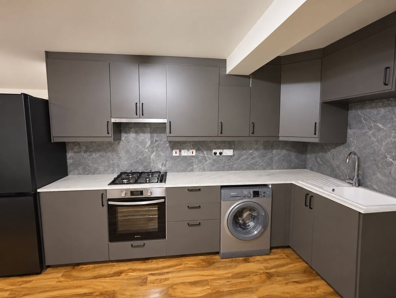 Room Chestnut Grove in Greater London