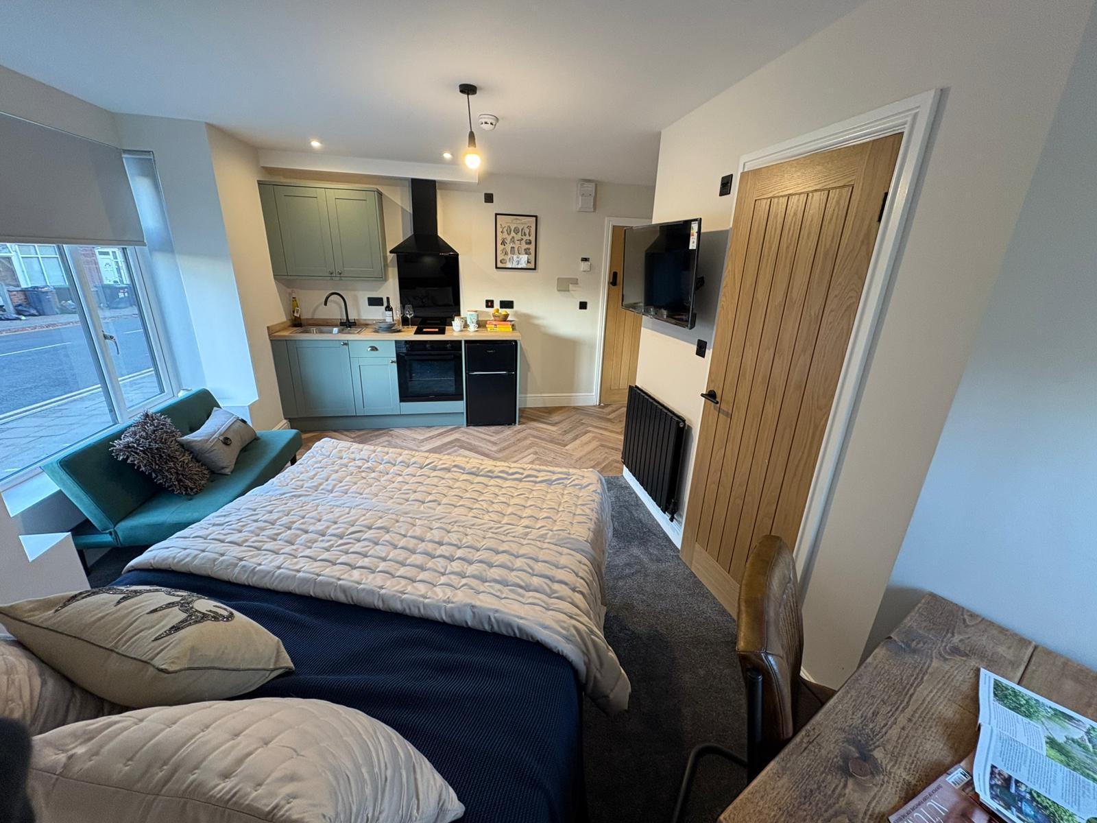 Flat Raddlebarn Road in Birmingham