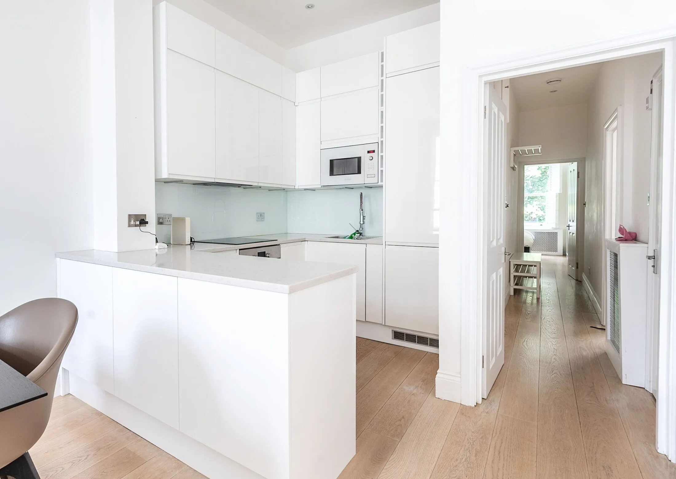 Flat Eardley Crescent in Greater London