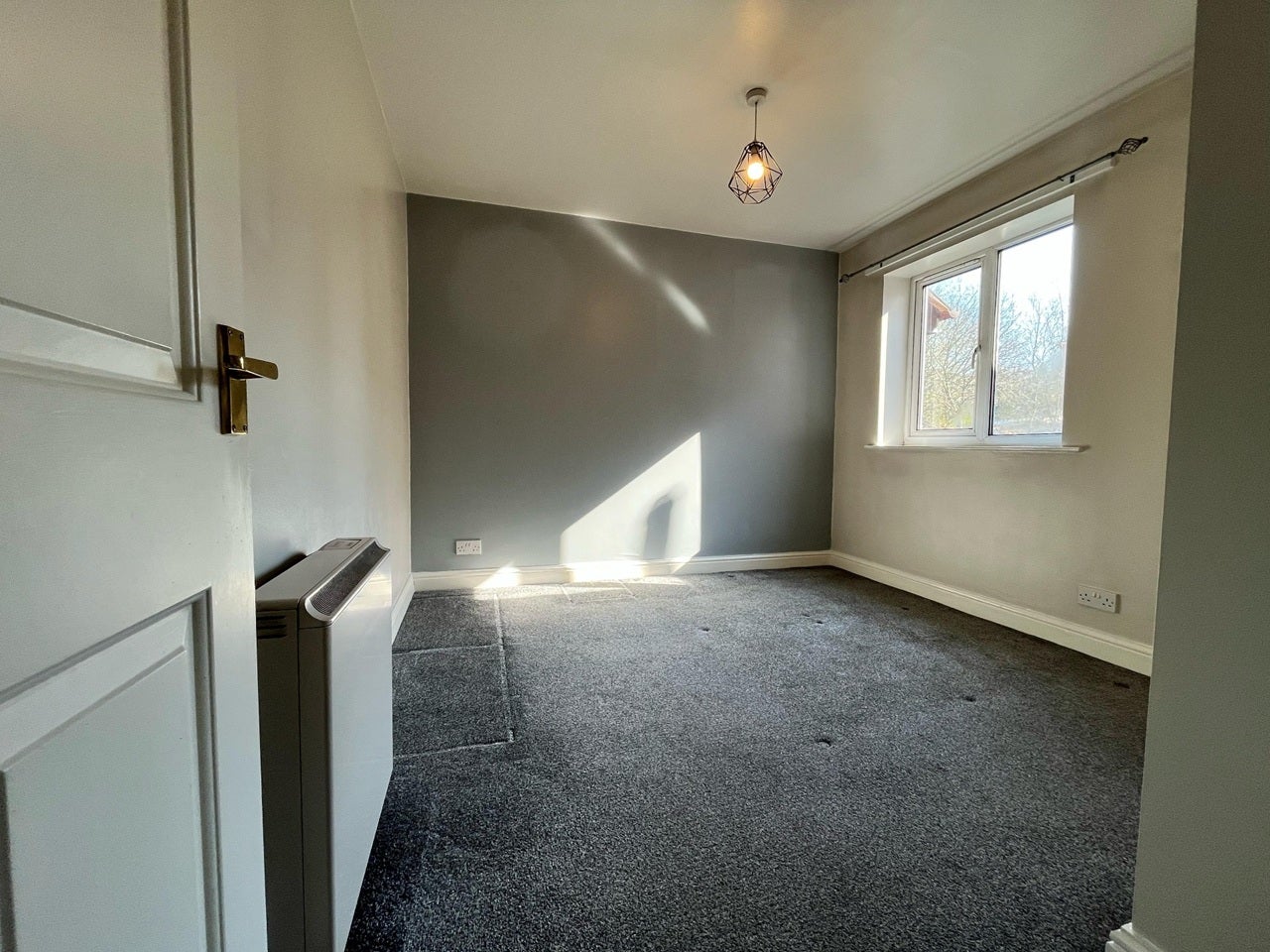 Flat Berkeley Crescent in Tameside