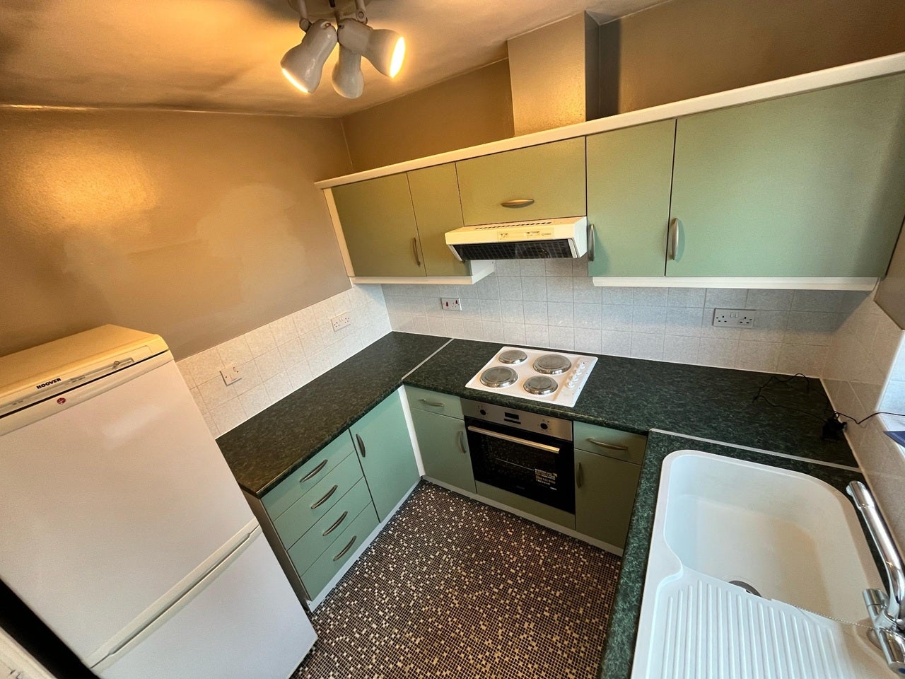 Flat Berkeley Crescent in Tameside