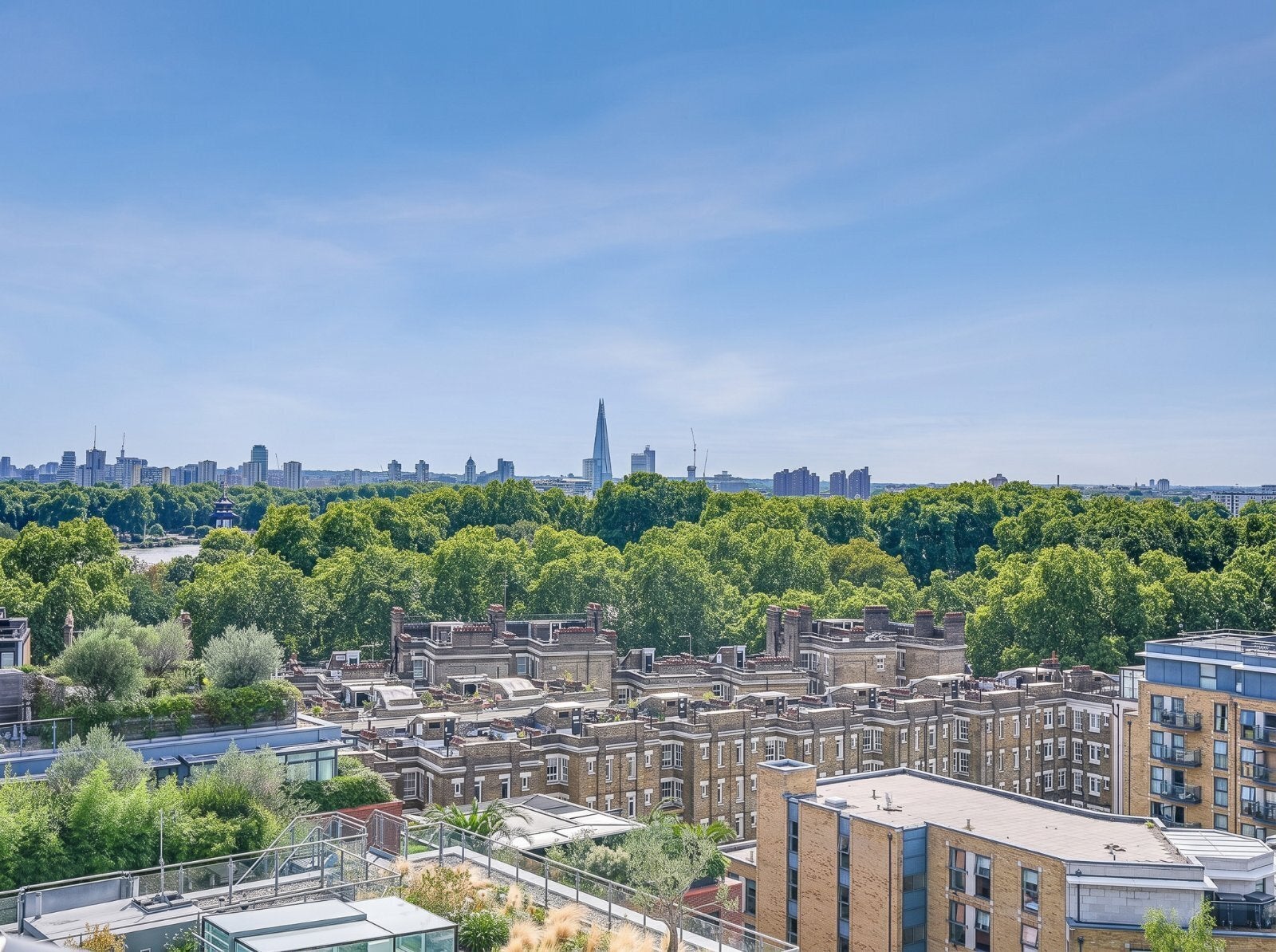 Flat Gatliff Road in City of Westminster