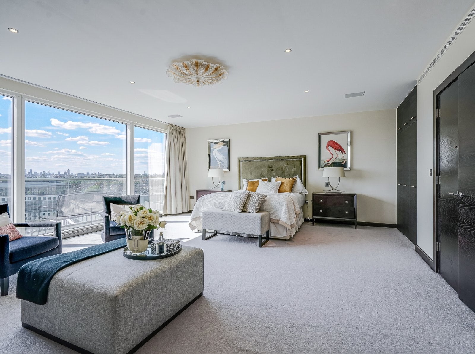 Flat Gatliff Road in City of Westminster