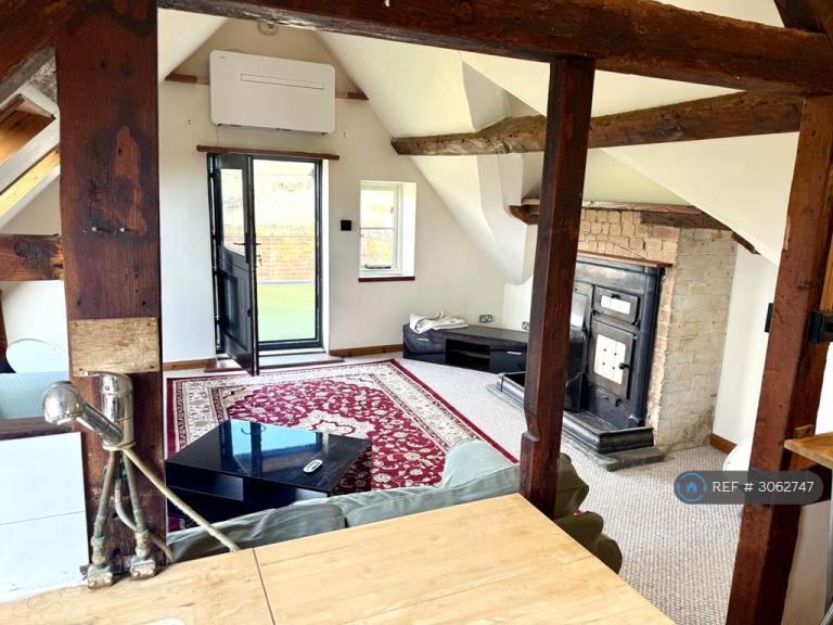 Flat Covert Lane in Harborough