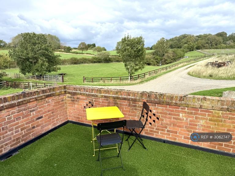 Flat Covert Lane in Harborough