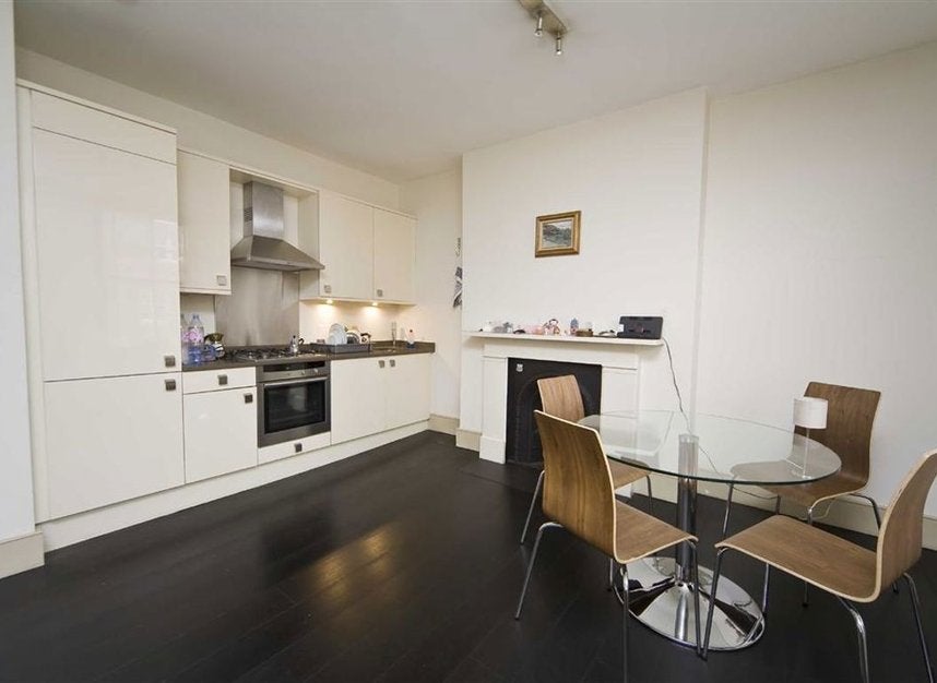 Flat Old Brompton Road in Greater London