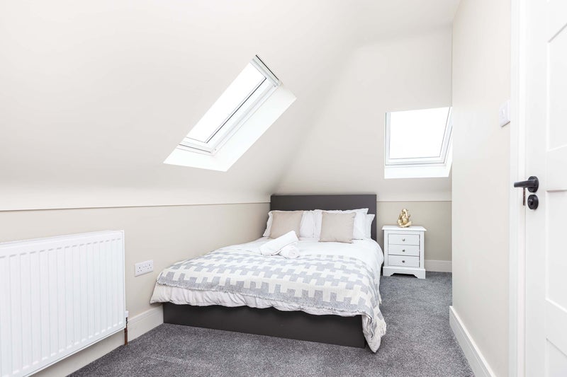 Room Bournemouth Road in Poole